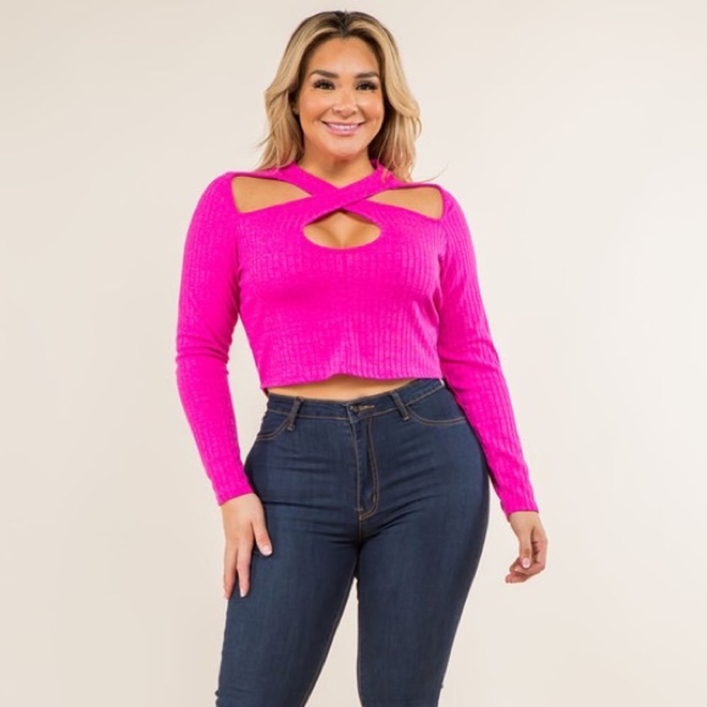 Cropped Keyhole Top - Picture 11 of 16